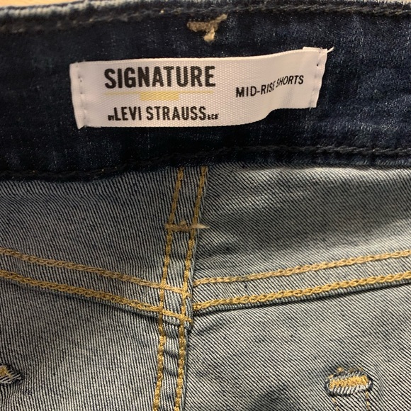 Signature By Levi Strauss Mid-rise Super Stretch Fabric Cuffed Blue Jean Shorts - Picture 12 of 13